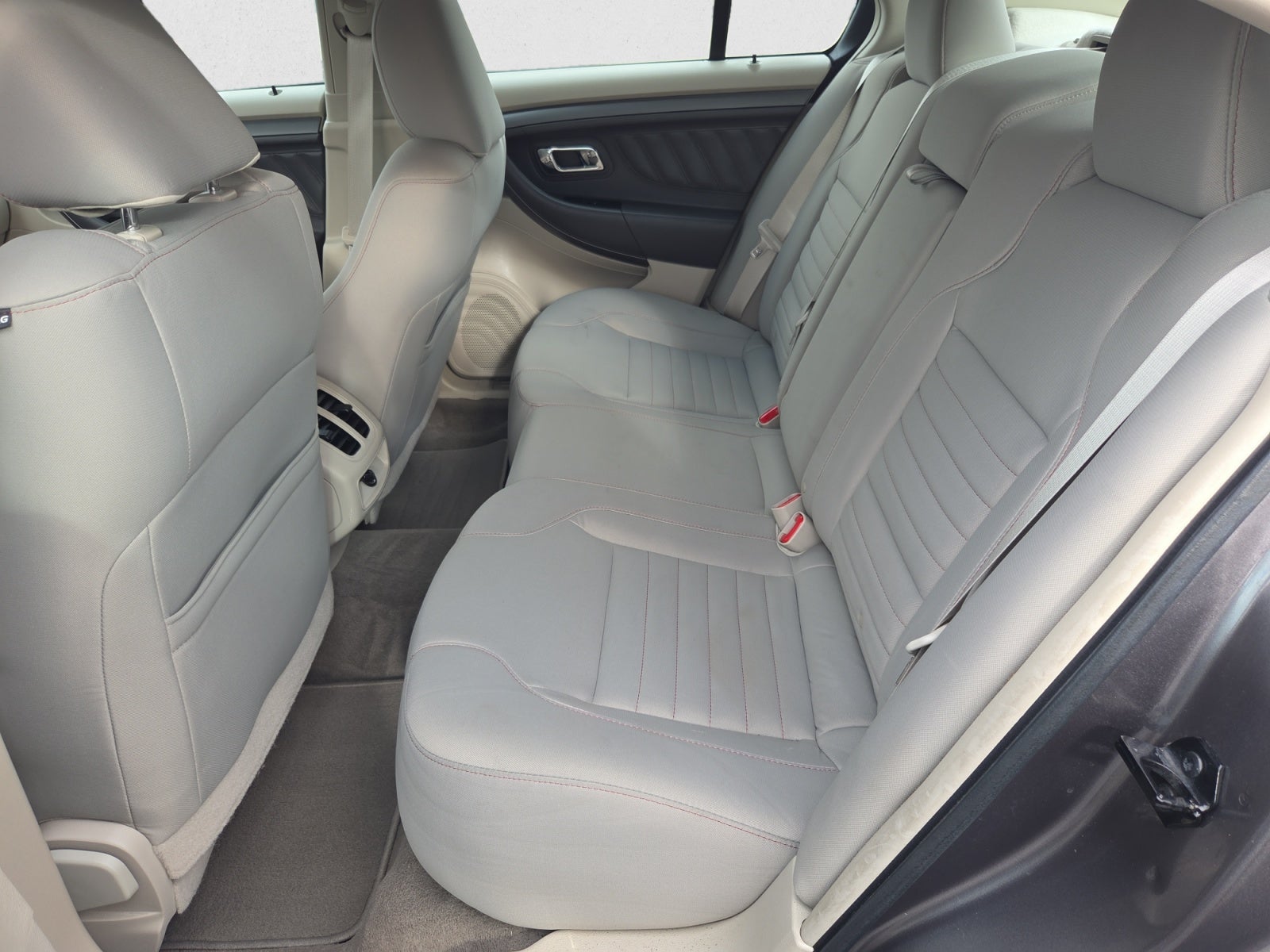 2011 Ford Taurus SE