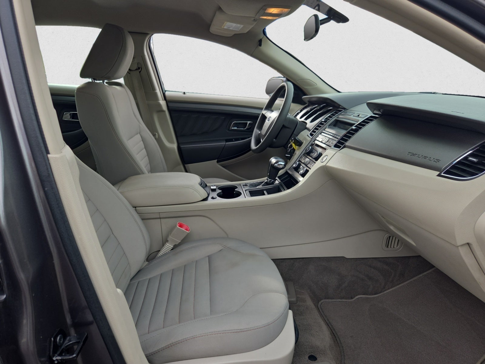 2011 Ford Taurus SE