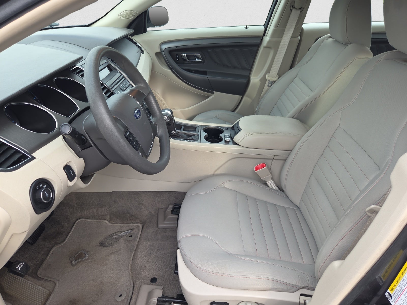 2011 Ford Taurus SE