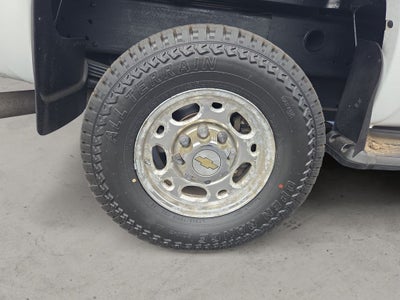 2004 Chevrolet Silverado LS