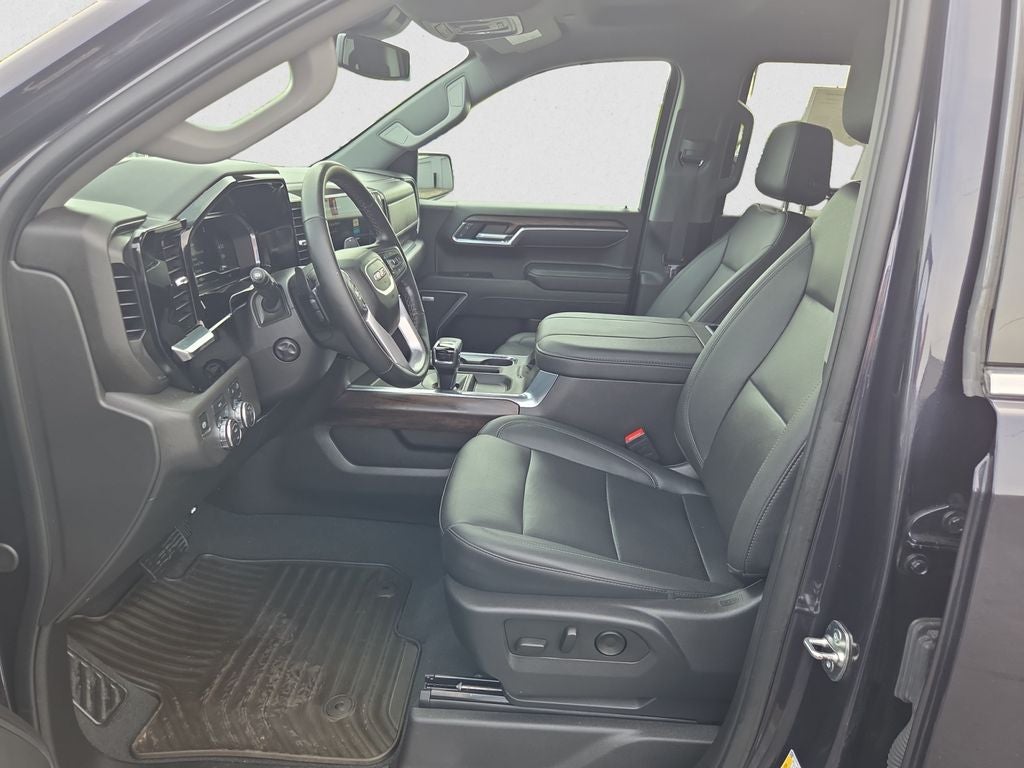 2025 GMC Sierra SLT