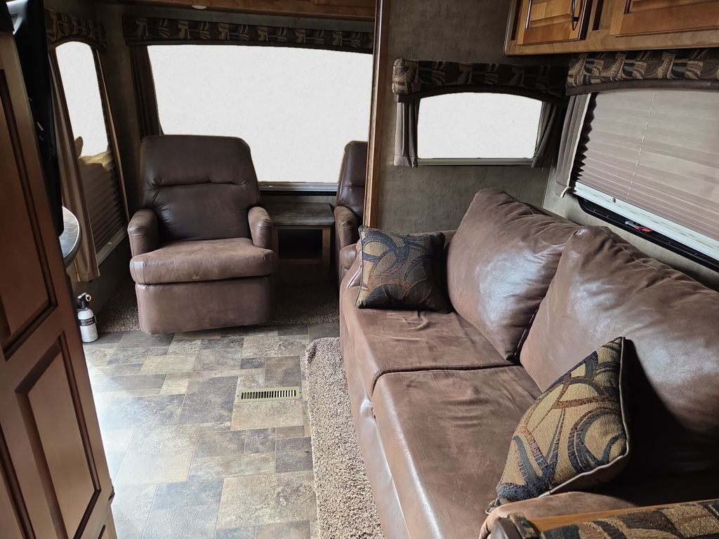 2016 WINDRIVER TRAILER Base