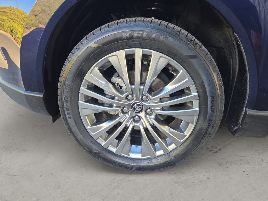 2023 Toyota Venza XLE